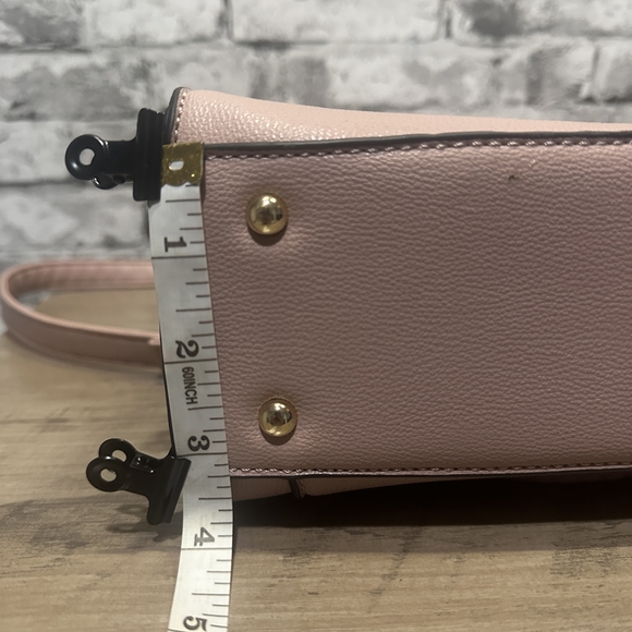 EUC Generic Chic Pink Shoulder Bag With Gold Accents - Picture 8 of 11